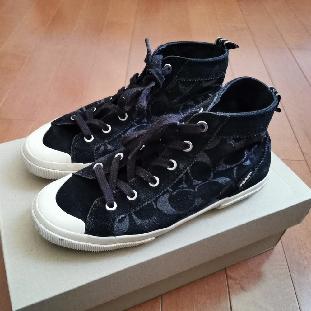 Coach Women’s Sneaker size 7